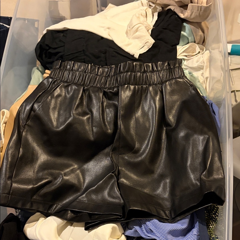 BB Dakota by Steve Madden Black High Waist Shorts